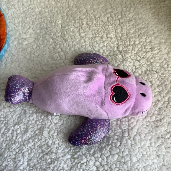 Basic Fun 2022 Cutetitos Islanditos Manateetio Plush w Wrap Stuffed Animal Toy - Picture 10 of 15